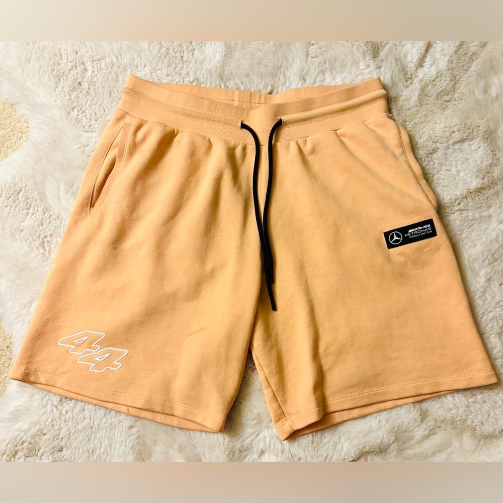 Mercedes AMG F1 Lewis Hamilton 2022 Singapore GP Shorts Size:: Medium - Picture 2 of 6